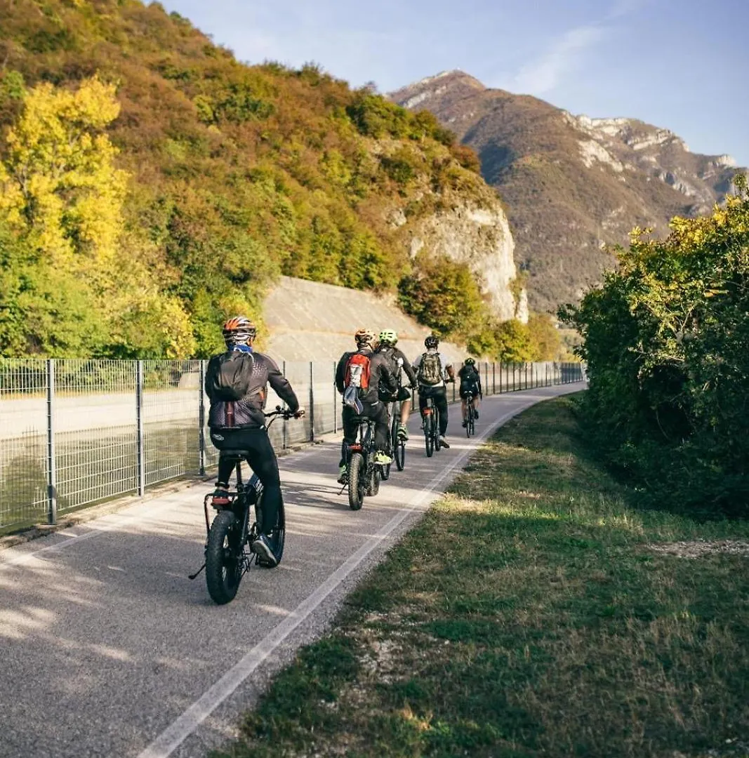 Corte Valdadige Brentino Belluno Konukevi